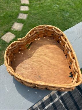 Woven Heart-Shaped Basket Tray - Natural Brown